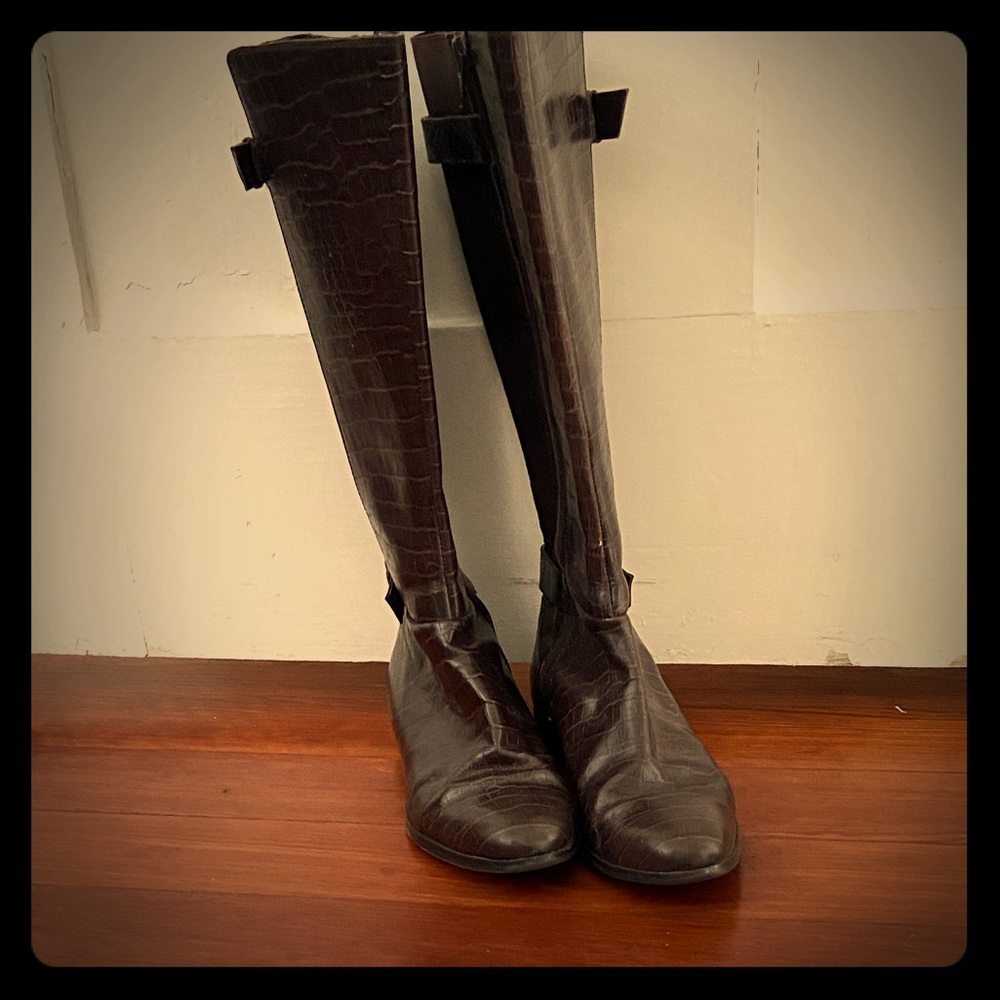 Kristen Davis riding boots, size 6